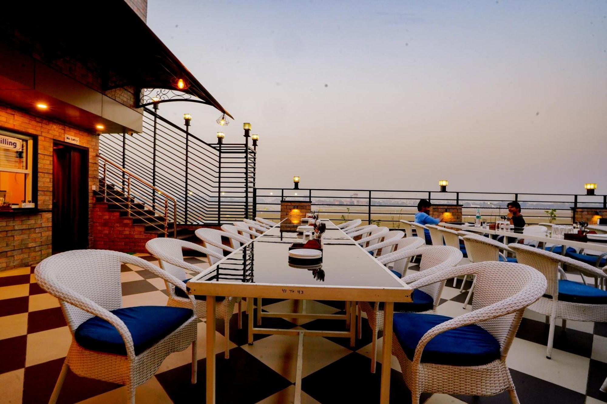 Hotel Cheelgadi Divisione di Divisione di Jaipur Esterno foto