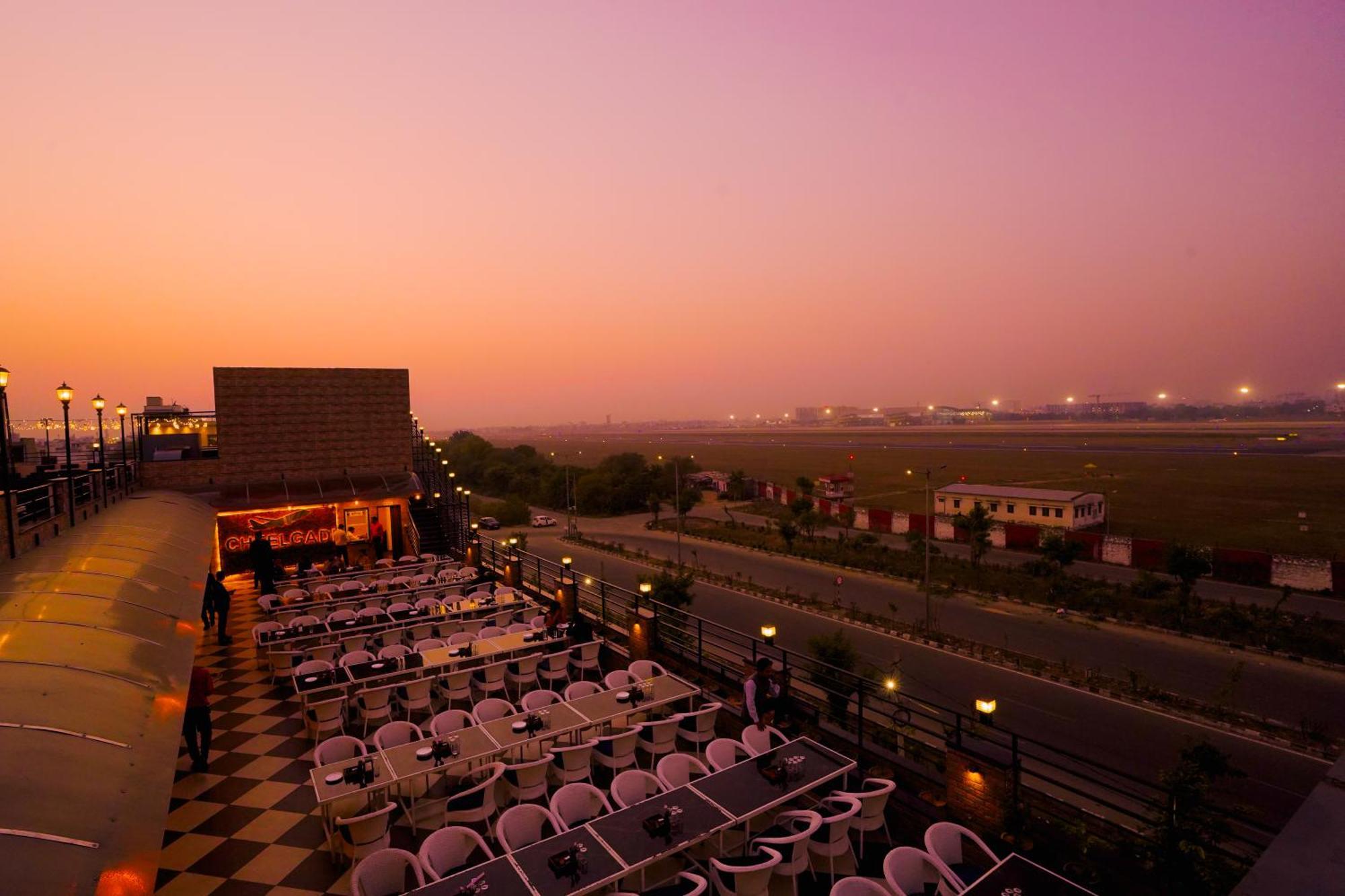 Hotel Cheelgadi Divisione di Divisione di Jaipur Esterno foto