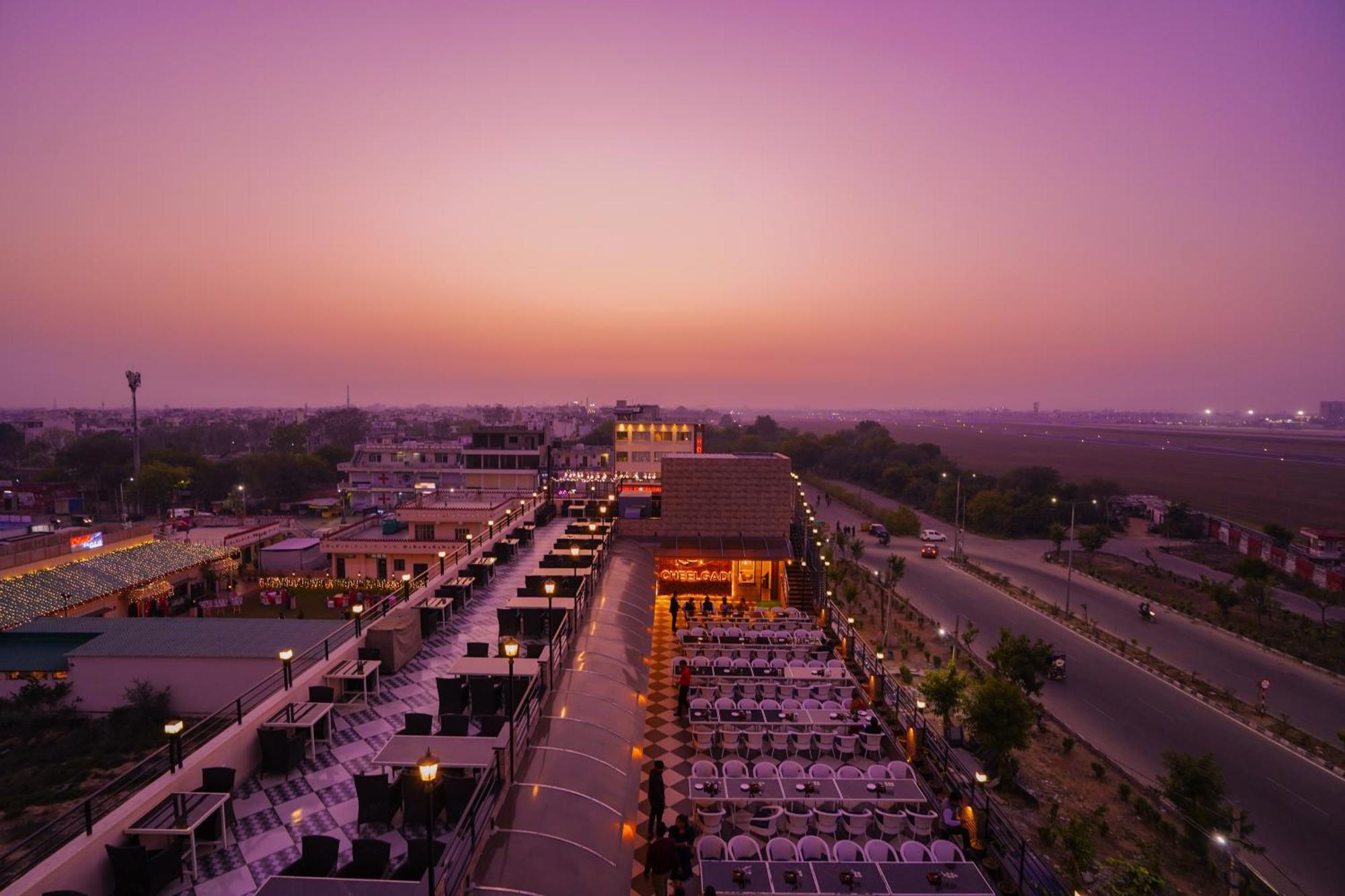 Hotel Cheelgadi Divisione di Divisione di Jaipur Esterno foto