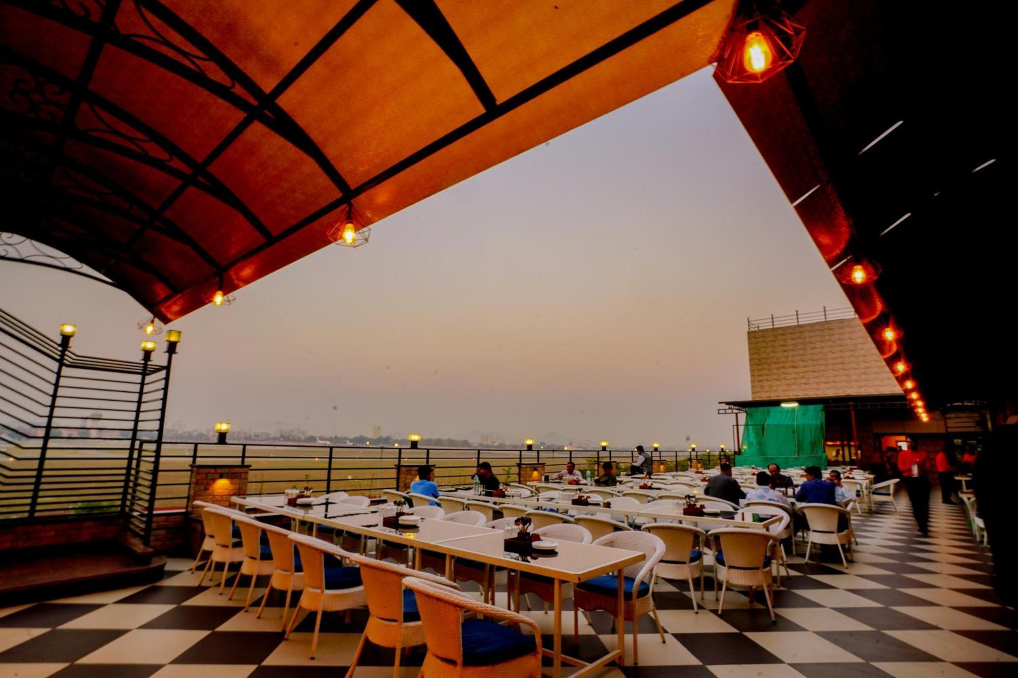 Hotel Cheelgadi Divisione di Divisione di Jaipur Esterno foto