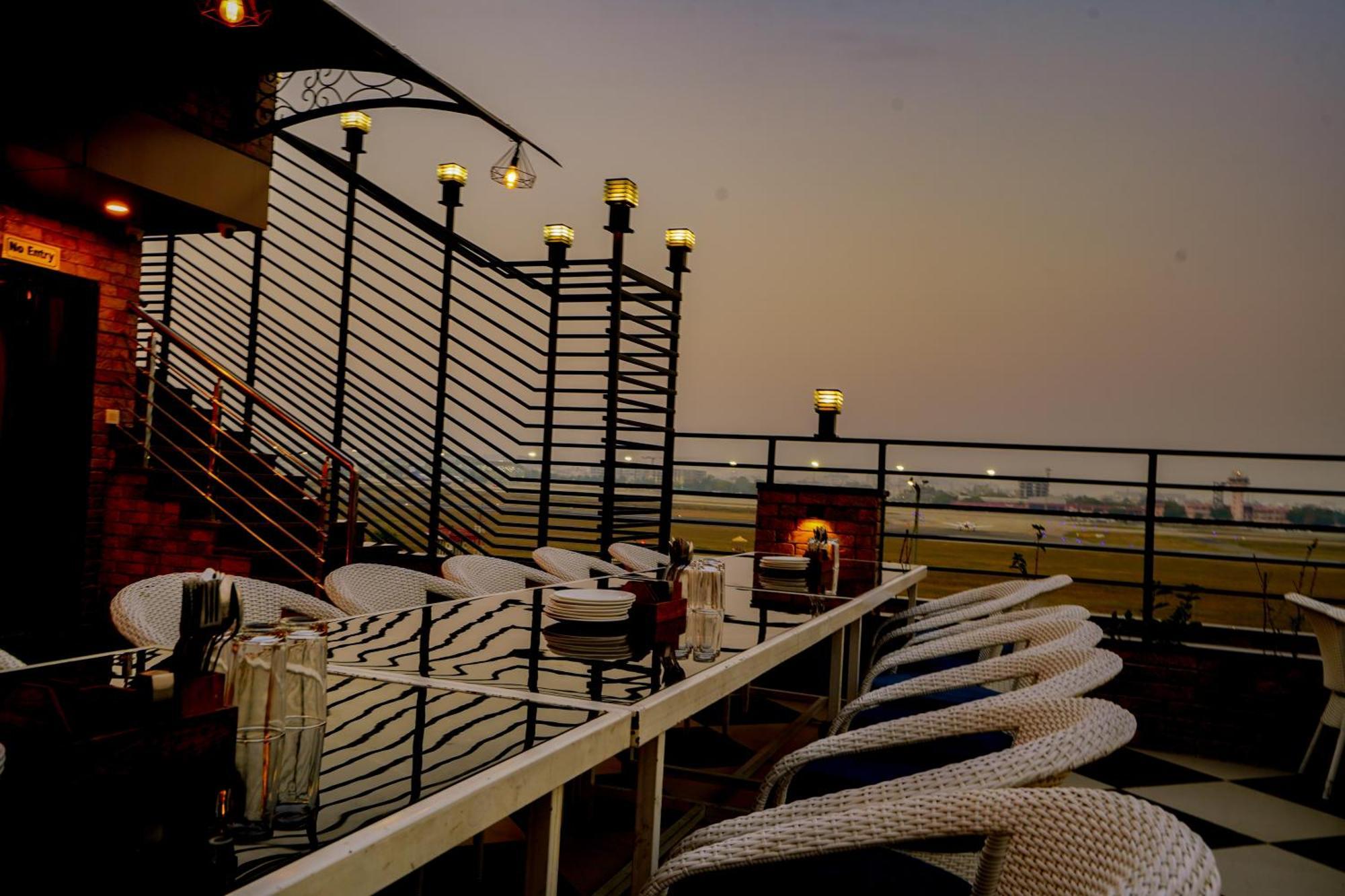 Hotel Cheelgadi Divisione di Divisione di Jaipur Esterno foto