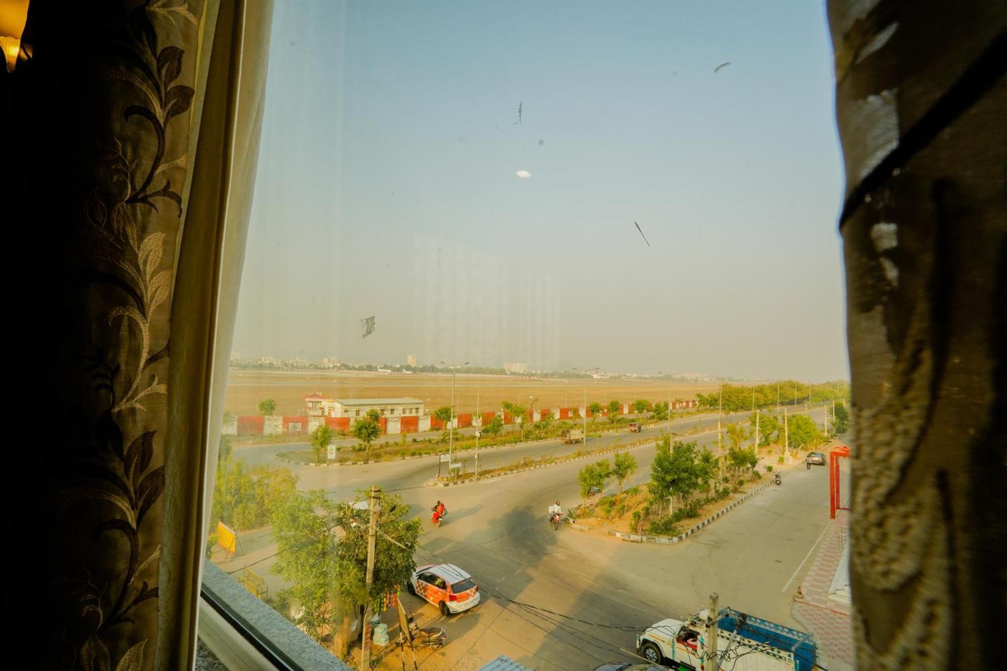 Hotel Cheelgadi Divisione di Divisione di Jaipur Esterno foto