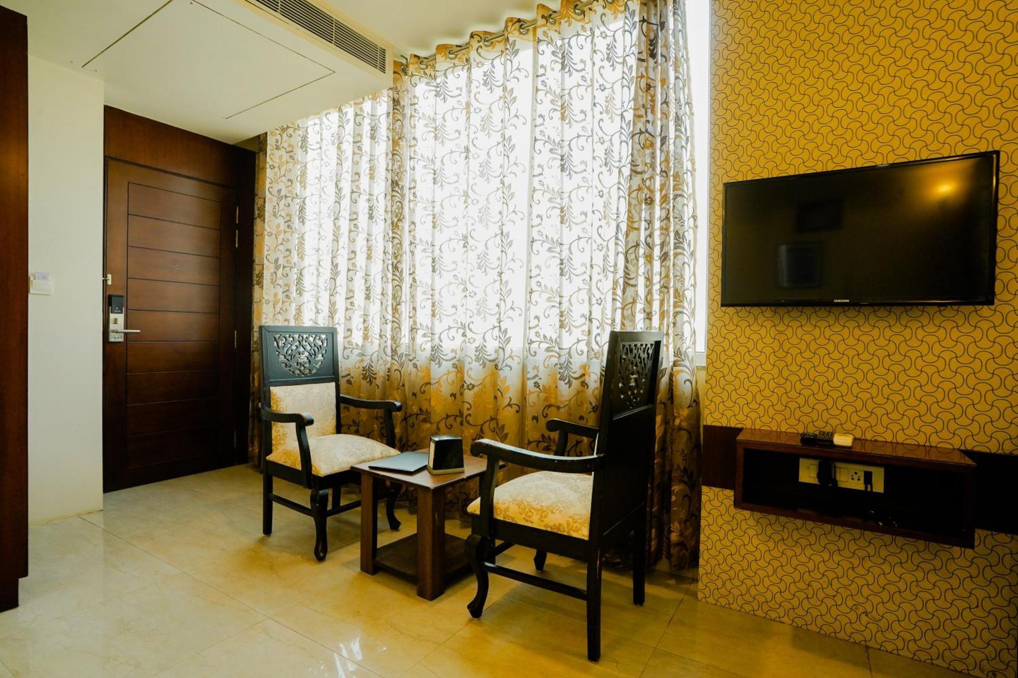 Hotel Cheelgadi Divisione di Divisione di Jaipur Esterno foto