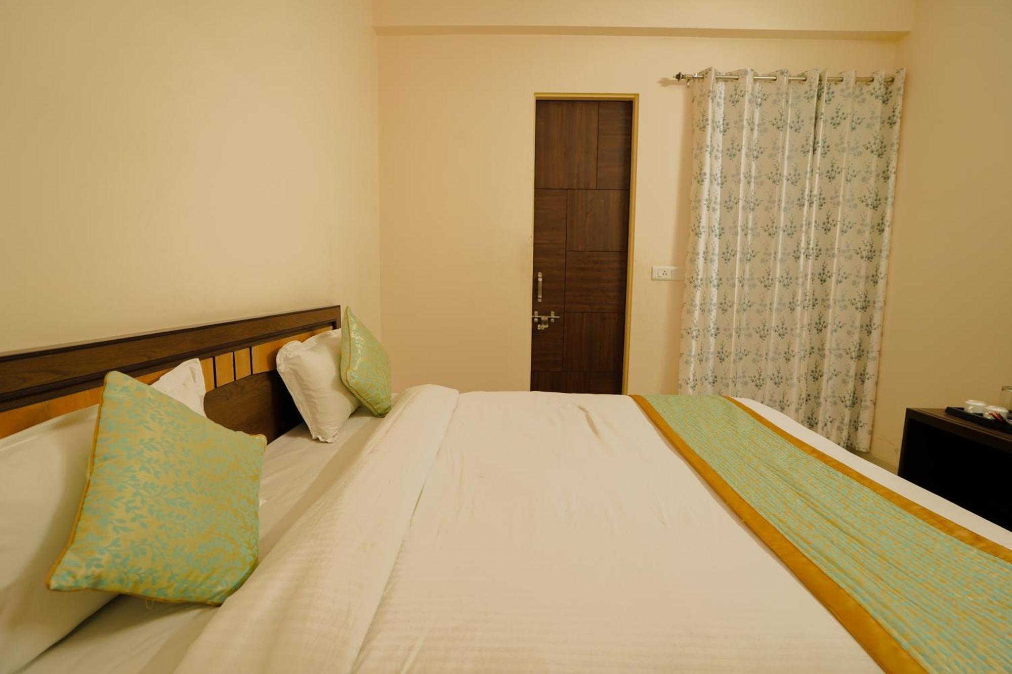 Hotel Cheelgadi Divisione di Divisione di Jaipur Esterno foto